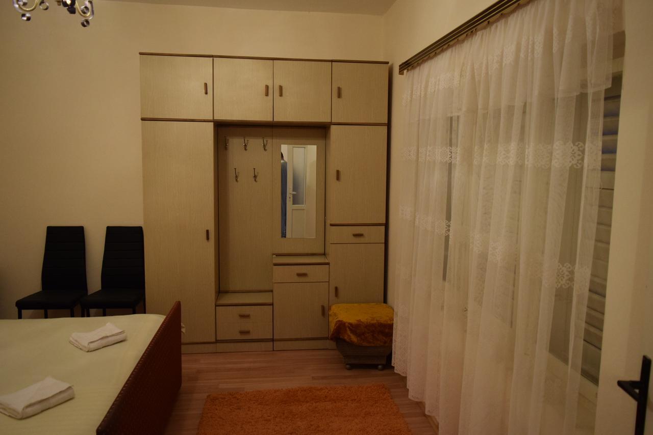 Apartment S&M Tivat Buitenkant foto