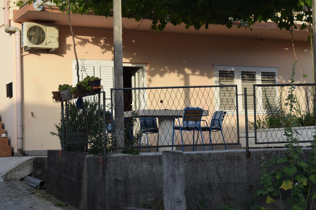 Apartment S&M Tivat Buitenkant foto